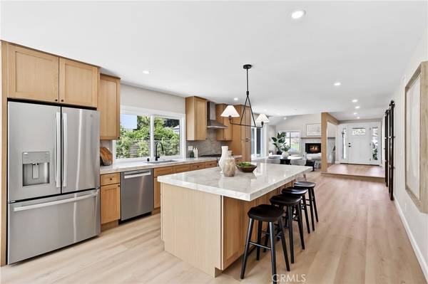 25 Almond Tree LN, Irvine, CA 92612