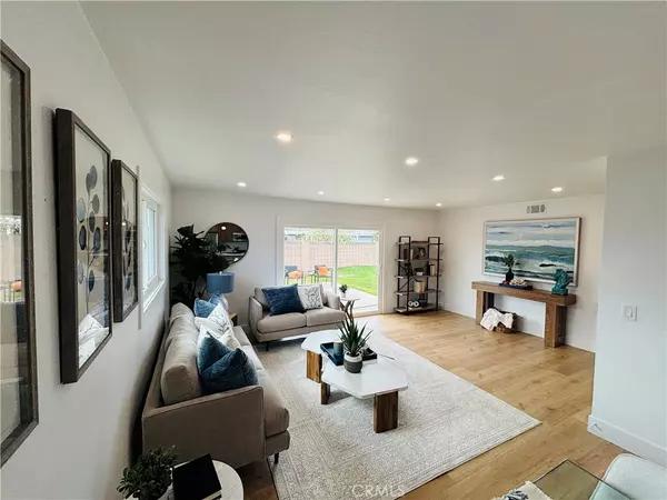 Huntington Beach, CA 92647,6781 Retherford DR