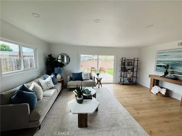 Huntington Beach, CA 92647,6781 Retherford DR