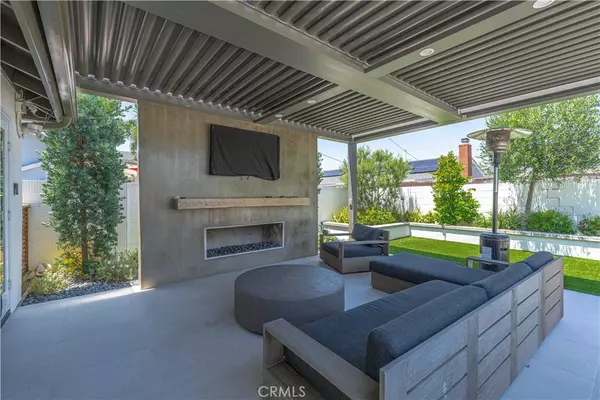 Huntington Beach, CA 92649,5841 Raphael DR