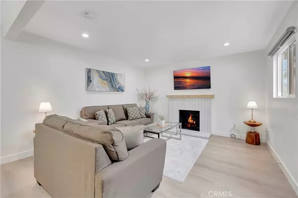 Huntington Beach, CA 92647,6532 Rome CIR