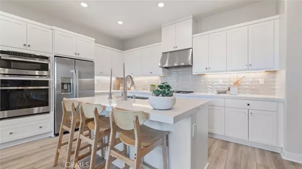 Valencia, CA 91381,27212 Diamond Peak LN #202