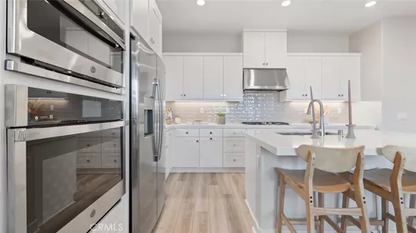 Valencia, CA 91381,27212 Diamond Peak LN #202