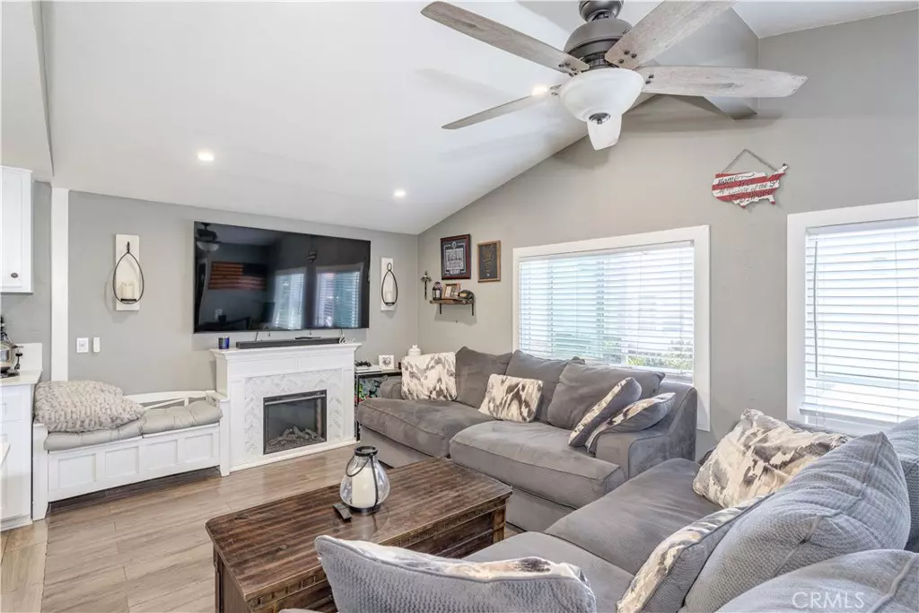 Fountain Valley, CA 92708,203 Parrot LN