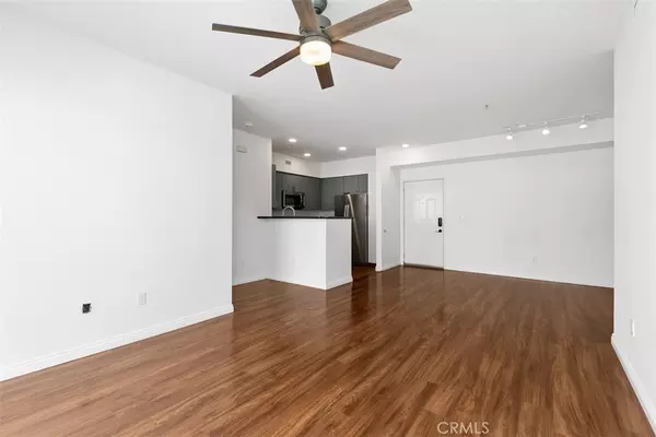 Anaheim, CA 92805,1801 E Katella AVE #4076