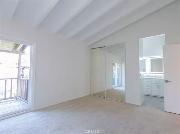Newport Beach, CA 92660,835 Amigos Way #17