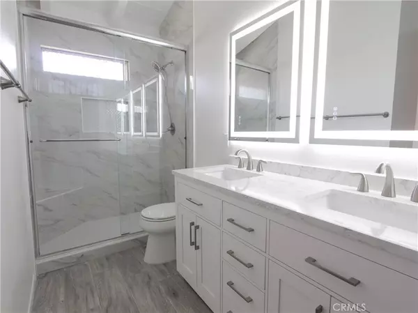 835 Amigos Way #17, Newport Beach, CA 92660