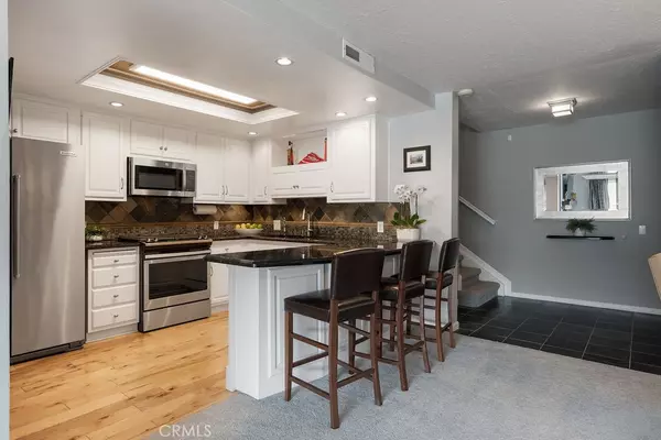 Newport Beach, CA 92660,994 Bayside Cove #611