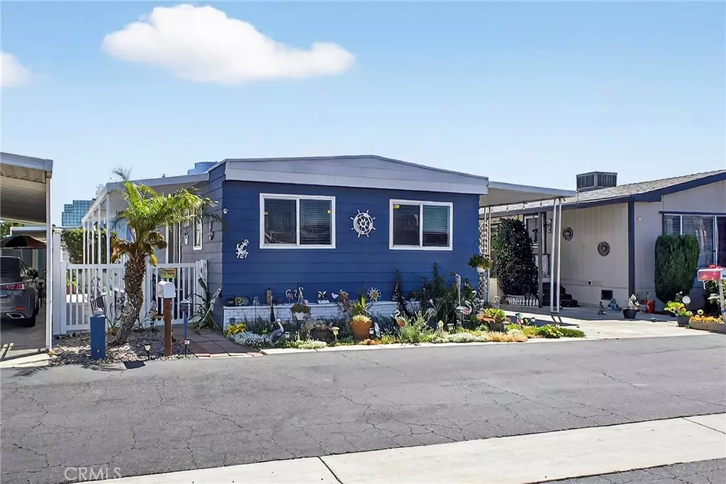 Westminster, CA 92683,15621 Beach Blvd. #121