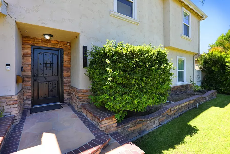 3807 Gardenia, Long Beach, CA 90807
