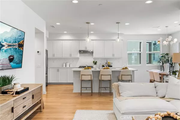 Irvine, CA 92618,110 Fable