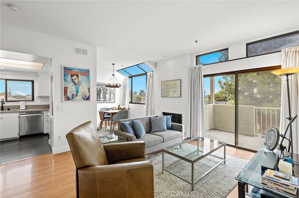 17641 Sergio CIR #203, Huntington Beach, CA 92647