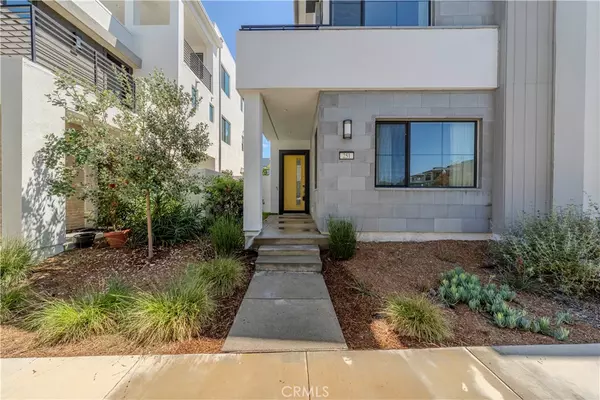 Irvine, CA 92618,251 Novel