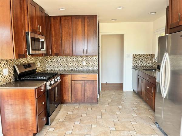 Santa Barbara, CA 93109,1334 Kenwood RD