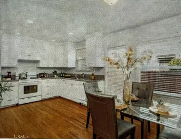 Long Beach, CA 90803,5807 E 2nd ST