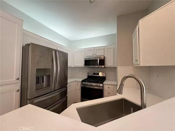 Irvine, CA 92618,305 Birch Grove