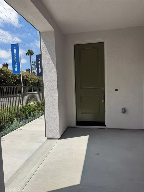 707 S Lyon ST S, Santa Ana, CA 92705