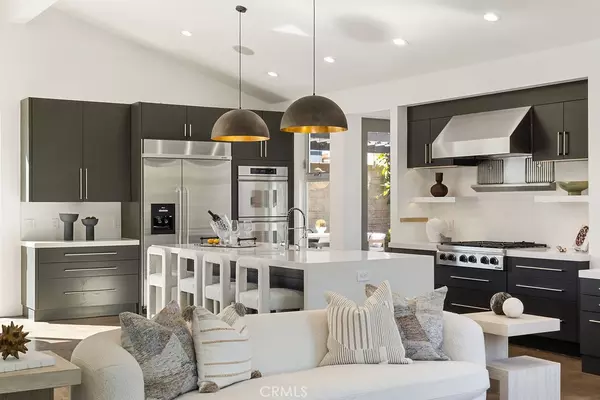 Costa Mesa, CA 92627,223 Robinhood PL
