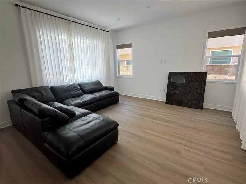 228 KNOT, Irvine, CA 92618