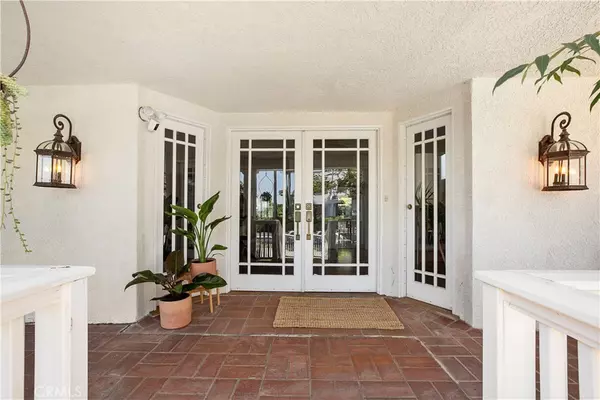 Long Beach, CA 90803,4541 E Broadway