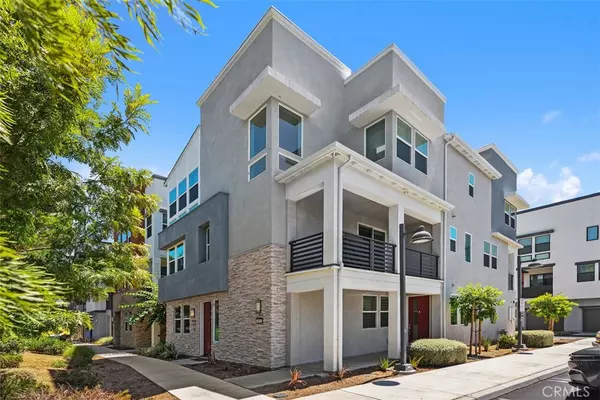 Irvine, CA 92618,104 Fable