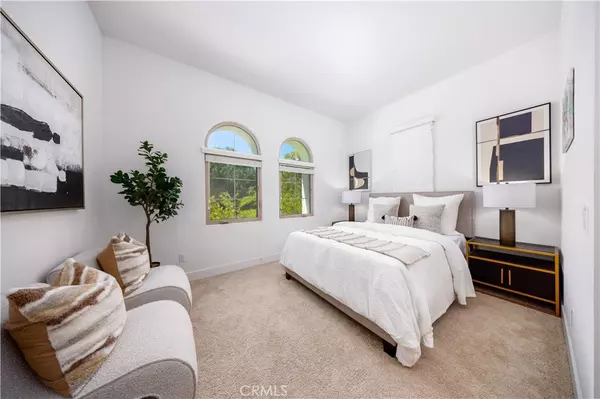 Irvine, CA 92602,100 Jayhawk