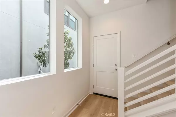 Irvine, CA 92618,115 Allusion