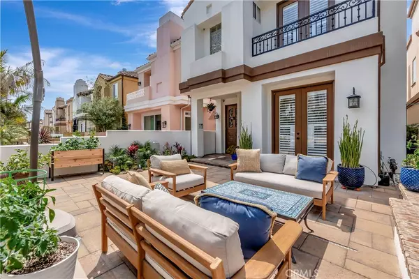 Huntington Beach, CA 92648,517 21st ST