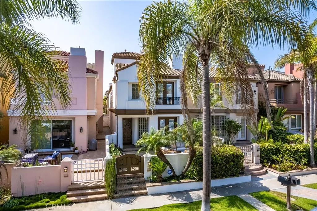 Huntington Beach, CA 92648,517 21st ST