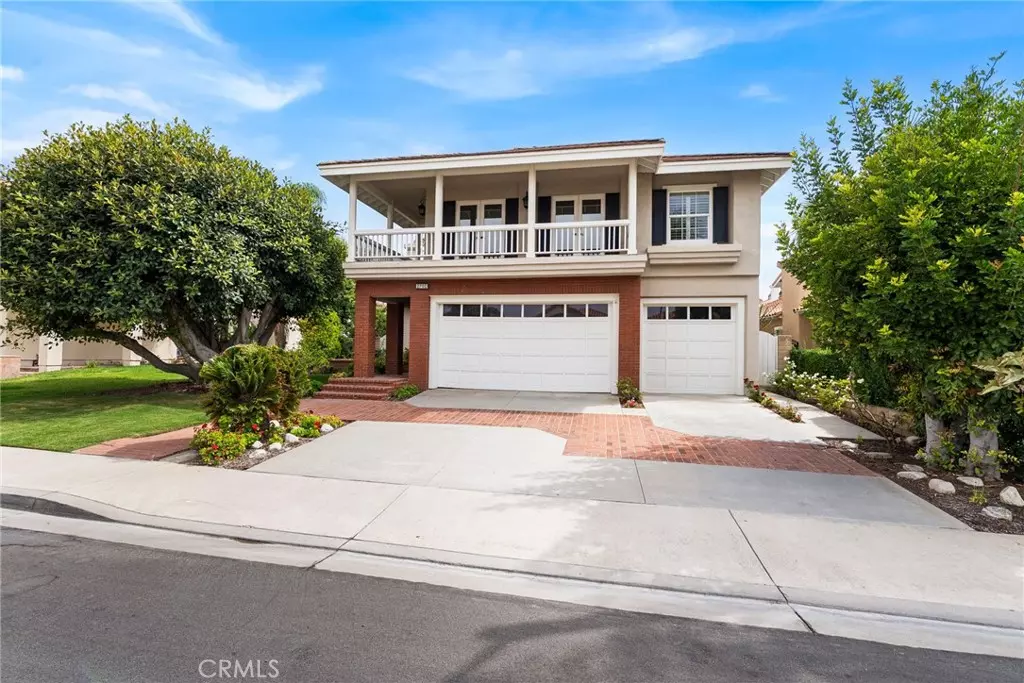 Tustin, CA 92782,2201 Marselina
