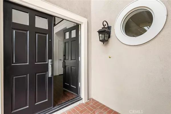 Tustin, CA 92782,2201 Marselina