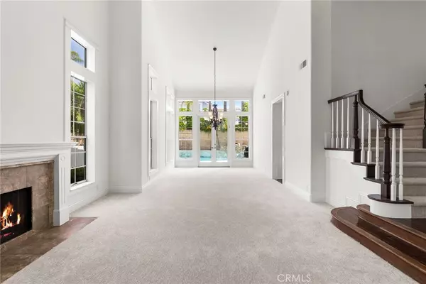 Tustin, CA 92782,2201 Marselina