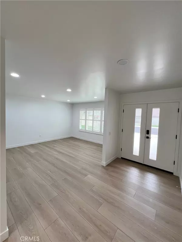 Huntington Beach, CA 92647,6922 Spickard DR