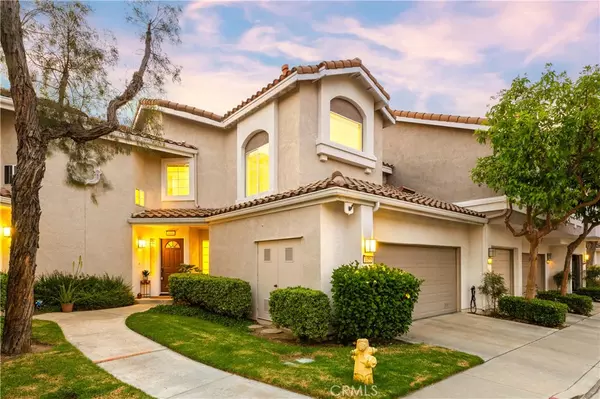 1055 S Sundance DR, Anaheim Hills, CA 92808