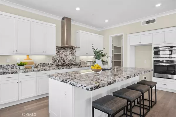 Irvine, CA 92618,225 Frame