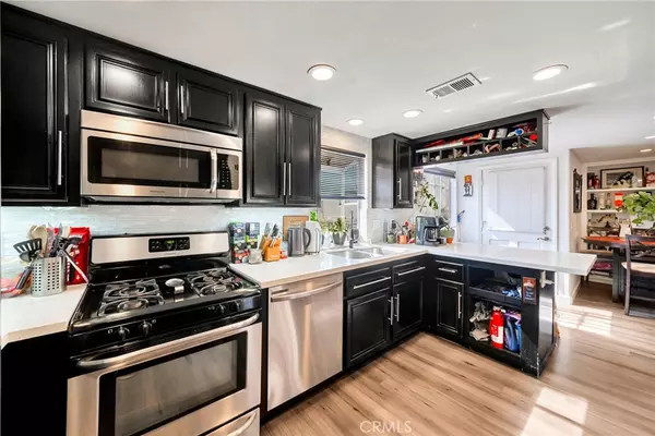 Huntington Beach, CA 92648,7655 Yorktown AVE