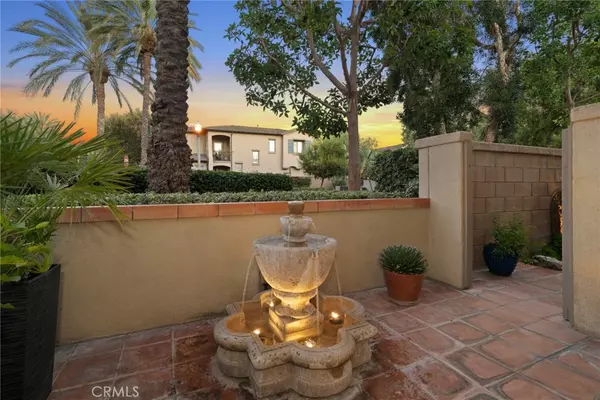 Irvine, CA 92620,64 Great Lawn