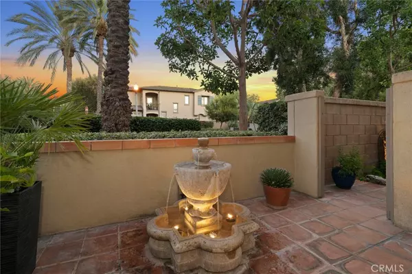 Irvine, CA 92620,64 Great Lawn