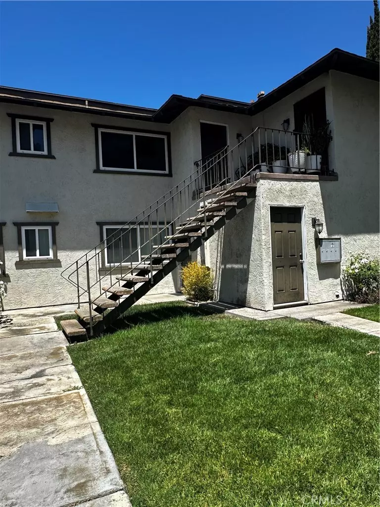Santa Ana, CA 92707,3925 S Ross
