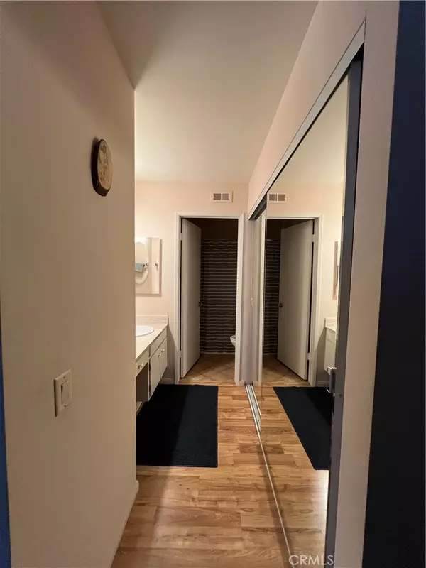 Huntington Beach, CA 92646,8777 Tulare DR #411A