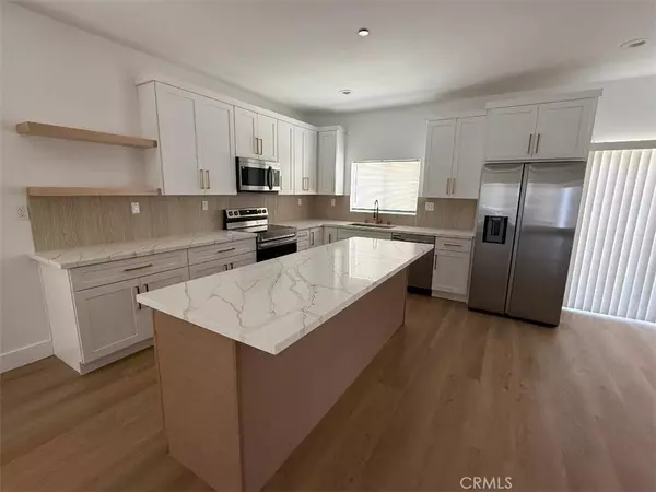 Lake Elsinore, CA 92530,617 Acacia ST