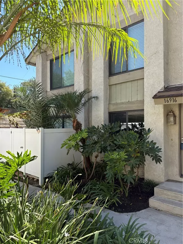 Tustin, CA 92780,16916 Stoneglass #16