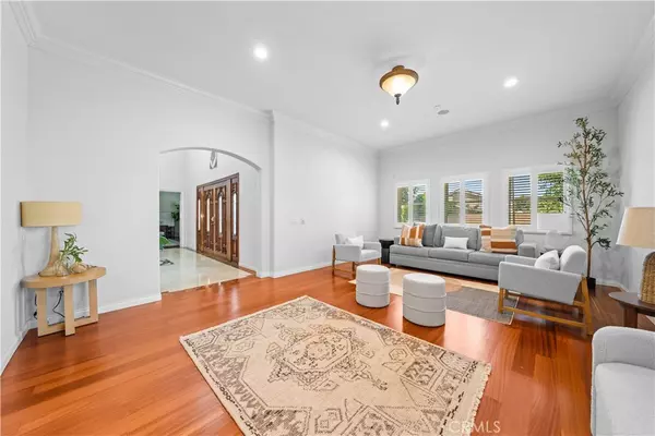 Tustin, CA 92780,1621 Bryan AVE