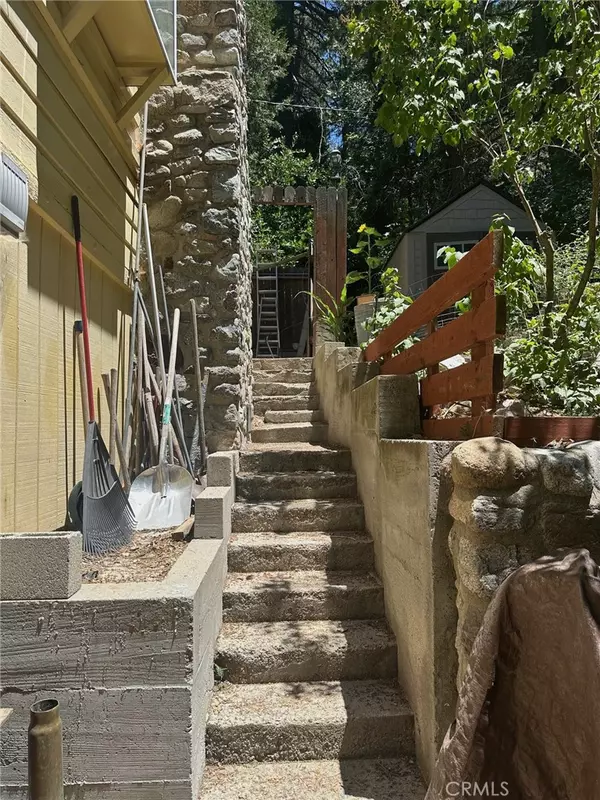 Crestline, CA 92325,23772 Inspiration RD