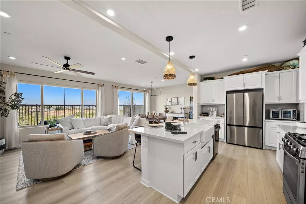 Oceanside, CA 92056,1758 Valley Oak WAY