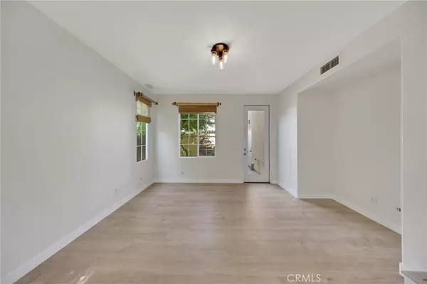 Irvine, CA 92603,29 Windchime