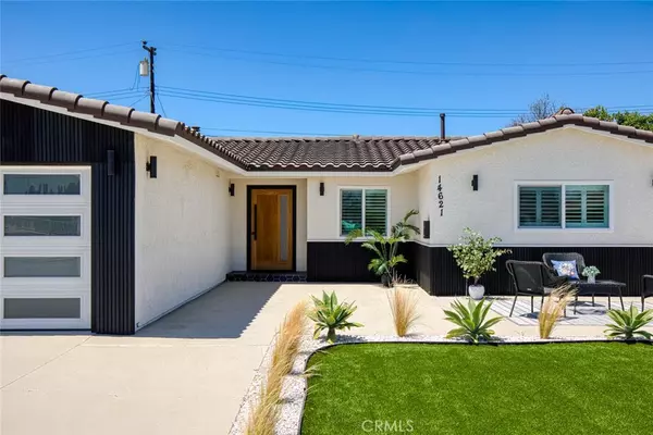 Huntington Beach, CA 92647,14621 Chalet LN