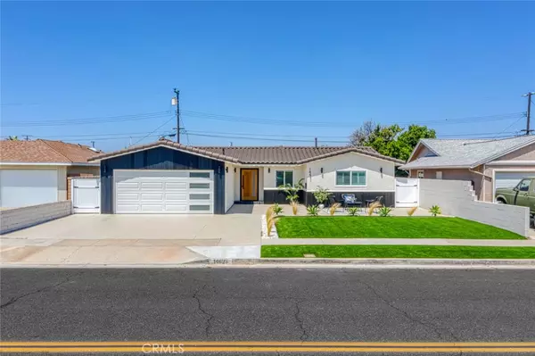 Huntington Beach, CA 92647,14621 Chalet LN