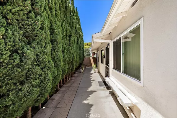 San Clemente, CA 92672,125 E Escalones