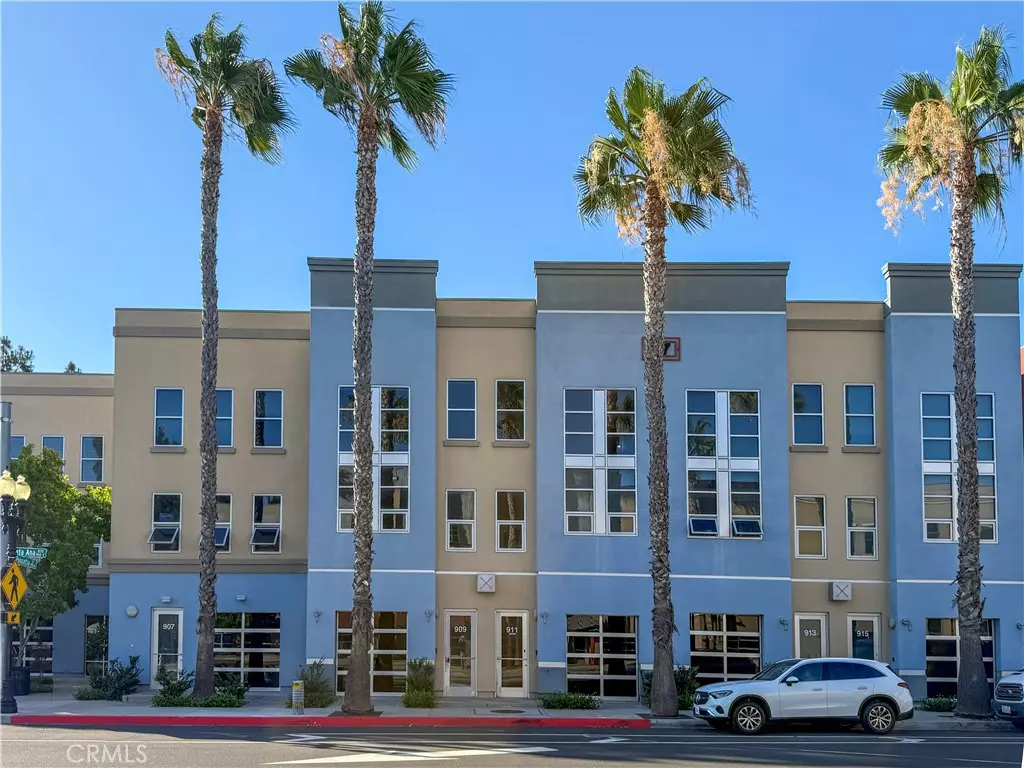 Santa Ana, CA 92701,909 E Santa Ana BLVD